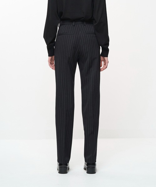 Juha(ユハ)の「EASED NARROW SLACKS(スラックス・メンズ・チェック/ストライプ/ブラック・4/3/2)」の8枚目の写真