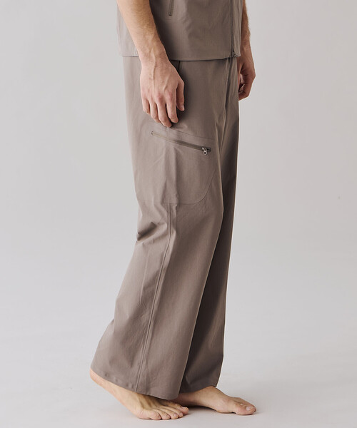 Bshop（ビショップ）の「HIKING PATROL | EDGE LT SOFTSHELL TECHNICAL TROUSER MEN（その他パンツ・メンズ・グリーン系その他/モカ・M/L）」の18枚目の写真
