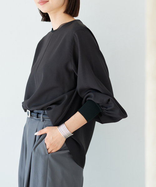 IENA（イエナ）の「クルーネックシアーリブブラウス（シャツ/ブラウス・レディース・ブラック/ホワイト・FREE）」の6枚目の写真