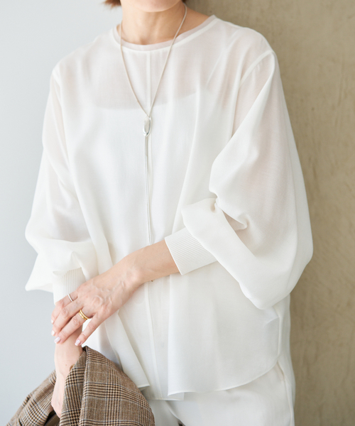 IENA（イエナ）の「クルーネックシアーリブブラウス（シャツ/ブラウス・レディース・ブラック/ホワイト・FREE）」の19枚目の写真