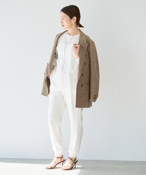 IENA（イエナ）の「クルーネックシアーリブブラウス（シャツ/ブラウス・レディース・ブラック/ホワイト・FREE）」の22枚目の写真