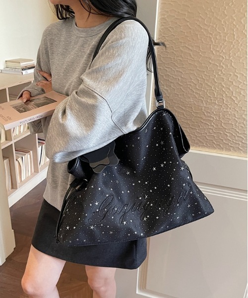 FREE STYLISTS(フリー スタイリスト)の「Y2K スタープリント トートバッグ キャンバス ショルダーバッグ 星チャーム付き A4対応(ショルダーバッグ・レディース・ブラック/オフホワイト・FREE)」の22枚目の写真