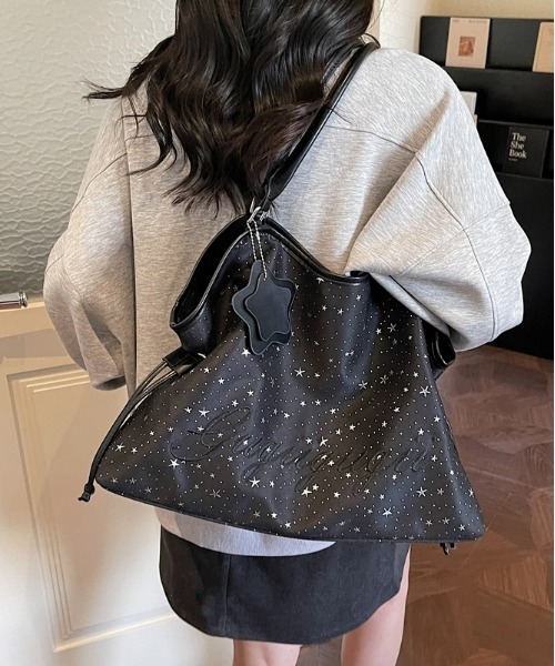 FREE STYLISTS(フリー スタイリスト)の「Y2K スタープリント トートバッグ キャンバス ショルダーバッグ 星チャーム付き A4対応(ショルダーバッグ・レディース・ブラック/オフホワイト・FREE)」の19枚目の写真