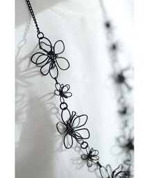 CAWAII（カワイイ）の「（黒）影もアートにする黒花ワイヤーネックレス（ネックレス）」