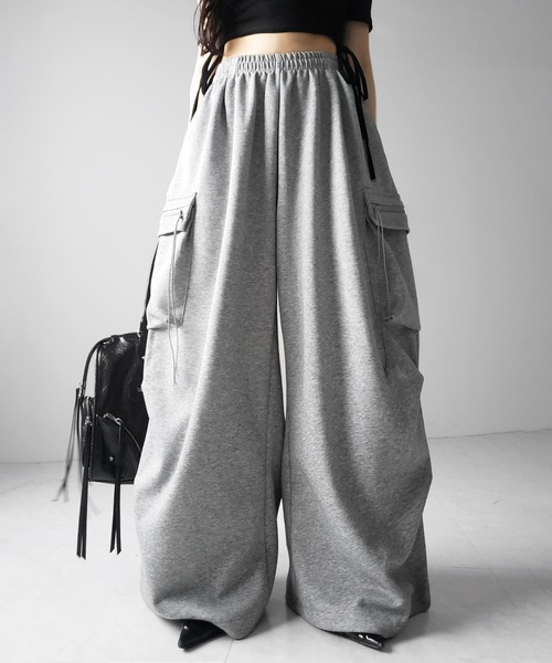 me+em select(ミームセレクト)の「【 3color /裾絞り可能2WAY 】ドローコードタックワイドカーゴスウェットパンツ / drawcord tuck wide cargo sweatpants(スウェットパンツ・レディース・ピンク/ブラック/グレー・FREE)」の22枚目の写真