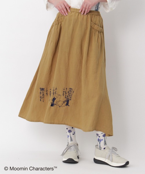 SUPER HAKKA（スーパーハッカ）の「セルロース麻ツイル「ムーミン一家の朝」刺繍ギャザースカート（裏付き）（スカート・レディース・ブラック/キャメル/パープル・FREE）」の4枚目の写真