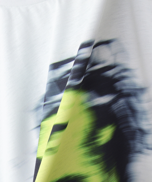 TOLQ(トルク)の「TOLQ / トルク Trompe l'oeil Blurry T-shirts(Tシャツ/カットソー・メンズ・ホワイト・3/2)」の2枚目の写真