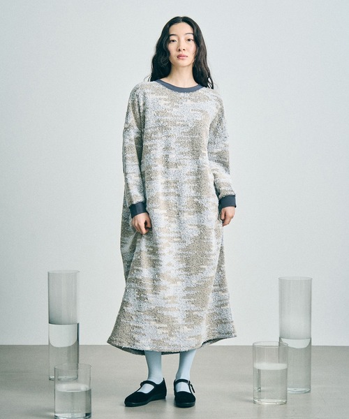 sneeuw(スニュウ)の「ユゲJQワンピース(ワンピース・レディース・ベージュ/ブルー・ONESIZE)」の1枚目の写真