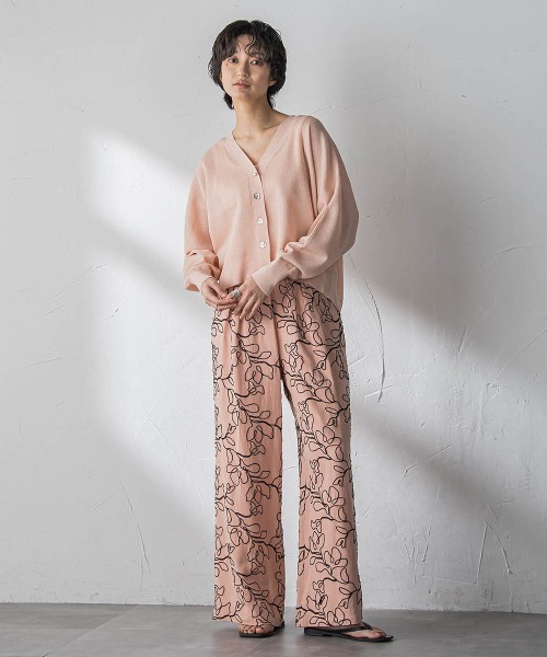MAYSON GREY（メイソングレイ）の「ボタニカル刺繍イージーワイドパンツ（その他パンツ・レディース・ベージュ系その他・M）」の8枚目の写真