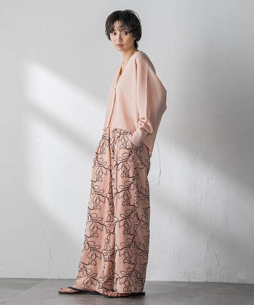 MAYSON GREY（メイソングレイ）の「ボタニカル刺繍イージーワイドパンツ（その他パンツ・レディース・ベージュ系その他・M）」の9枚目の写真