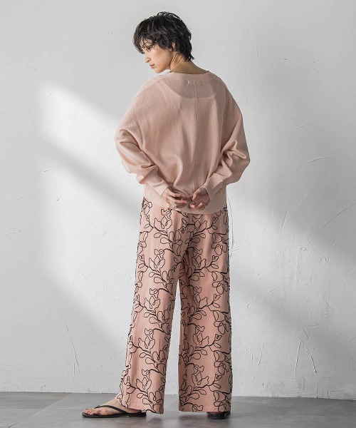 MAYSON GREY（メイソングレイ）の「ボタニカル刺繍イージーワイドパンツ（その他パンツ・レディース・ベージュ系その他・M）」の10枚目の写真