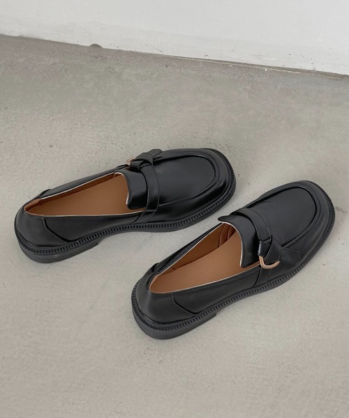 Shoes in Closet(シューズインクローゼット)の「軽量 やわらか クラシックベルト ソフト ローファー 484(ローファー・レディース・ブラック/ダークブラウン・L/LL/M/S)」の9枚目の写真