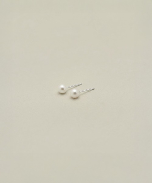 VATSURICA(バツリカ)の「〈LOINE〉ステンレス / ミニ パール ピアス 5mm(ピアス(両耳用)・レディース・ホワイト・FREE)」の2枚目の写真