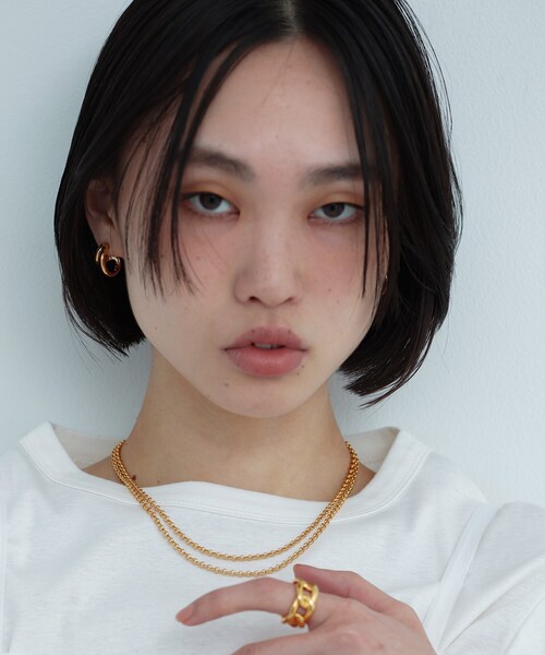 COCOSHNIK ONKITSCH(ココシュニックオンキッチュ)の「シルバー アシンメトリーフープピアス GP(ピアス(両耳用)・レディース・クリア・00)」の4枚目の写真