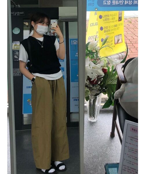LETTERCOMO(レテルコモ)の「シティボーイ Vネックニットベスト_ブラック(ベスト・レディース・その他・LARGE/MEDIUM)」の8枚目の写真