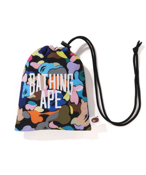 A BATHING APE(アベイシングエイプ)の「MULTI CAMO NYC LOGO KINCHAKU BAG(ハンドバッグ・メンズ・ブラック/ホワイト・FREE)」の1枚目の写真