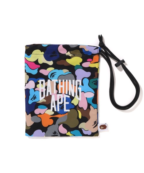 A BATHING APE(アベイシングエイプ)の「MULTI CAMO NYC LOGO KINCHAKU BAG(ハンドバッグ・メンズ・ブラック/ホワイト・FREE)」の5枚目の写真