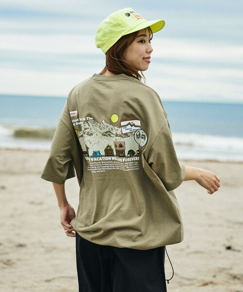 COLEMAN(コールマン)の「Coleman/コールマン 別注 Snowy Mountain バックプリント スピンドルTシャツ(Tシャツ/カットソー・メンズ・オリーブ/ライトグレー/ホワイト/チャコールグレー・LARGE/MEDIUM/SMALL)」の4枚目の写真