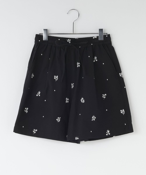 LOWRYS FARM(ローリーズファーム)の「シシュウショートパンツ 778712(その他パンツ・レディース・ブラック/オフホワイト・FREE)」の9枚目の写真