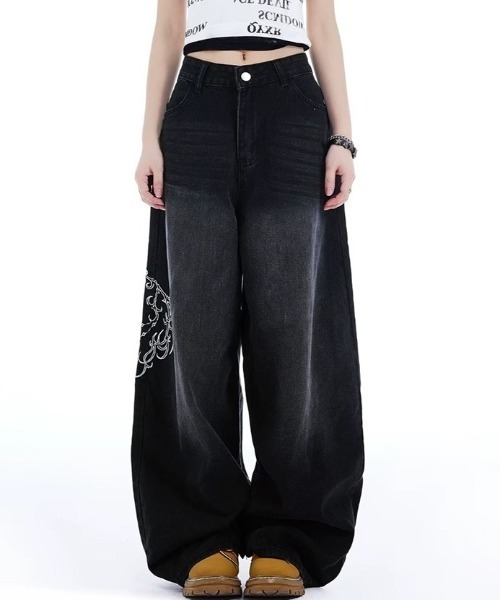AVYL(アヴィル)の「トライバル刺繍ギミックブラックワイドバギーデニム/バレルパンツ(デニムパンツ・レディース・ブラック・S/M/L)」の8枚目の写真