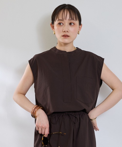 CROSS FUNCTION(クロスファンクション)の「《撥水》サマ見え バンドカラーAラインブラウス【CROSS FUNCTION/クロスファンクション】(シャツ/ブラウス・レディース・ネイビー/ダークブラウン・M/LL/L)」の22枚目の写真