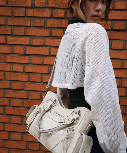 IUGAMAKARAS（イウガマカラス）の「Studded Leather Mini Shoulder Bag (Cream)（トートバッグ・レディース・その他・FREE）」の8枚目の写真