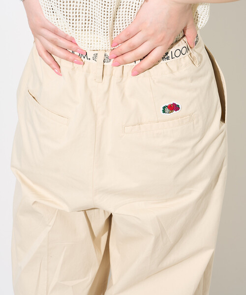 FREAK'S STORE(フリークスストア)の「FRUIT OF THE LOOM × FREAK'S STORE/フルーツオブザルーム 別注 トリミングツイルパンツ(その他パンツ・レディース・ネイビー/オリーブ/ナチュラル・MEDIUM/SMALL)」の16枚目の写真