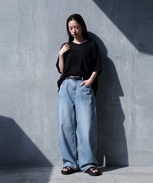 antiqua(アンティカ)の「綿100% ワイド バレルデニムパンツ(デニムパンツ・レディース・ブルー系その他・L/M)」の6枚目の写真