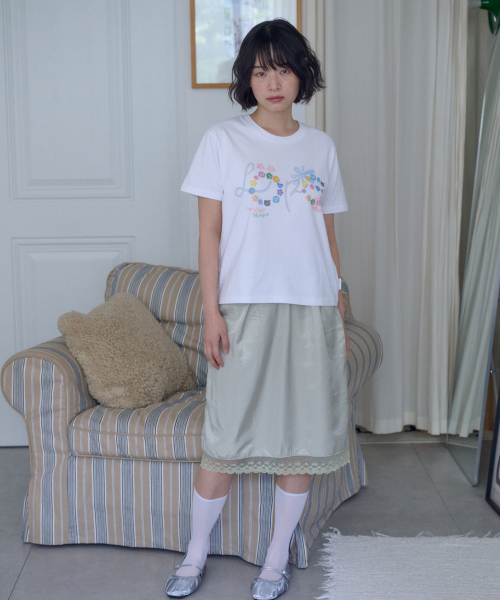 ambler(エムブラー)の「ボタンレタリング グラフィック半袖Tシャツ AS1312 (ホワイト)(Tシャツ/カットソー・レディース・その他・F/SMALL/MEDIUM)」の3枚目の写真