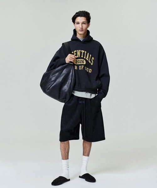 FOG ESSENTIALS(エフオージーエッセンシャルズ)の「フィア オブ ゴッド エッセンシャルズ 【Fear of God ESSENTIALS】 - パーカー【Classic Hoodie 192HO256861F】(パーカー・メンズ・ブラック・L/XL/S)」の2枚目の写真