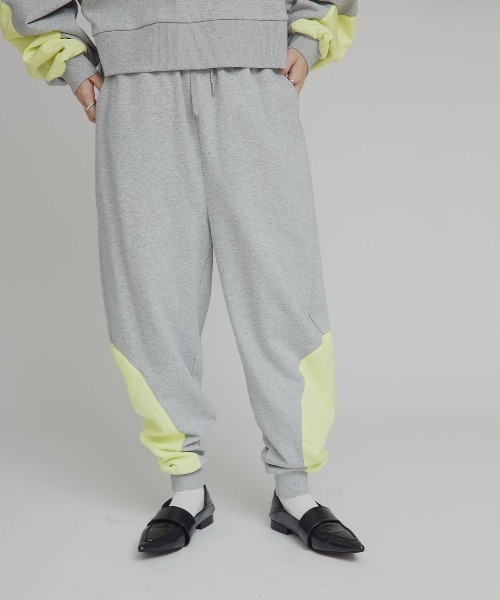 W:Huku（フーク）の「レッグパッチ スウェット パンツ / Leg Patch Sweatpants（スウェットパンツ・レディース・オフホワイト/杢グレー/ブラック・FREE）」の16枚目の写真
