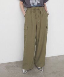 Remind me and forever（リマインドミーアンドフォーエバー）の「大人のこなれ感を纏う、上品サテンカーゴパンツ（カーゴパンツ）」