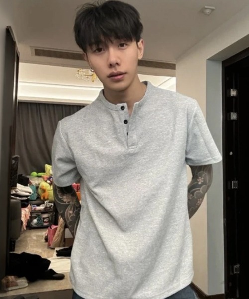NOWLE(ノウル)の「【NOWLE】ワッフル ヘンリーネック 半袖 Tシャツ / サーマルヘンリー Tシャツ(Tシャツ/カットソー・メンズ・グレー/ブラック/ホワイト・X-LARGE/LARGE/MEDIUM)」の5枚目の写真