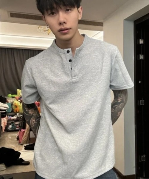 NOWLE(ノウル)の「【NOWLE】ワッフル ヘンリーネック 半袖 Tシャツ / サーマルヘンリー Tシャツ(Tシャツ/カットソー・メンズ・グレー/ブラック/ホワイト・X-LARGE/LARGE/MEDIUM)」の7枚目の写真
