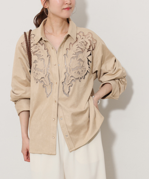 Torrazzo Donna(トラッゾドンナ)の「【TORRAZZO DONNA/トラッゾドンナ】カットワークスエードシャツ(シャツ/ブラウス・レディース・ベージュ/カーキ・FREE)」の4枚目の写真