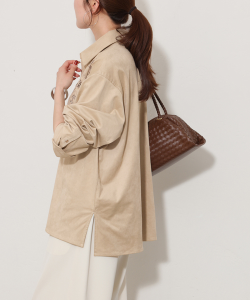 Torrazzo Donna(トラッゾドンナ)の「【TORRAZZO DONNA/トラッゾドンナ】カットワークスエードシャツ(シャツ/ブラウス・レディース・ベージュ/カーキ・FREE)」の5枚目の写真