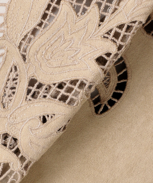 Torrazzo Donna(トラッゾドンナ)の「【TORRAZZO DONNA/トラッゾドンナ】カットワークスエードシャツ(シャツ/ブラウス・レディース・ベージュ/カーキ・FREE)」の20枚目の写真