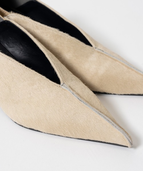 PRANK PROJECT(プランクプロジェクト)の「【2026Autumn Pre-Order】2WAYセンターシームパンプス / 2-Way Center Seam Pumps(パンプス・レディース・パイソン/ベージュ/ブラック・38/37/36)」の6枚目の写真