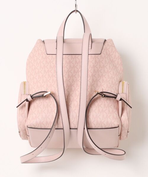 MICHAEL KORS（マイケルコース）の「MERRITT カーゴ バックパック スモール - MKシグネチャー（バックパック/リュック・レディース・ピンク系・FREE）」の2枚目の写真