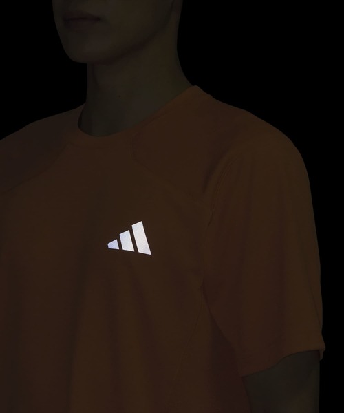 adidas（アディダス）の「テック エッセンシャルズ クールタッチ レギュラーフィット ステルス スリーバー 半袖Tシャツ / アディダス adidas（Tシャツ/カットソー・メンズ・オレンジ・XX-LARGE/3XL/LARGE/MEDIUM/SMALL/X-LARGE/X-SMALL）」の3枚目の写真