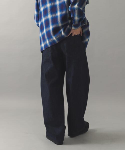 ITEMS URBANRESEARCH(アイテムズ アーバンリサーチ)の「ソフトバレルデニム(デニムパンツ・メンズ・ネイビー/ブラック・MEDIUM/LARGE)」の13枚目の写真