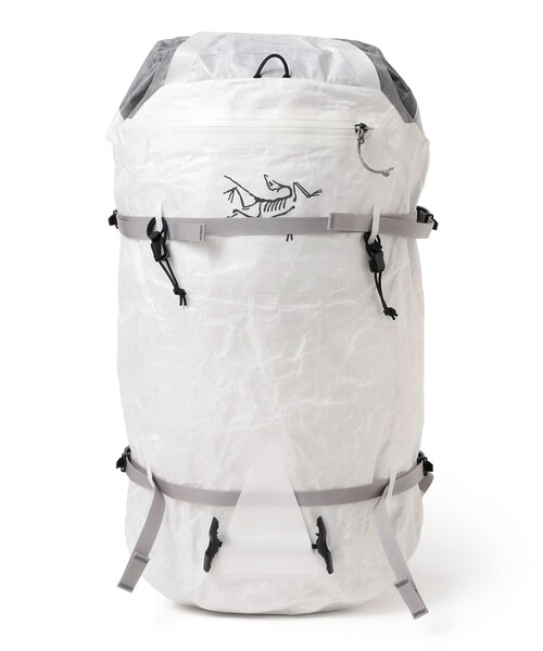 ARC'TERYX(アークテリクス)の「ARC'TERYX / Alpha SL30 Backpack(バックパック/リュック・メンズ・ホワイト・ONE SIZE)」の1枚目の写真