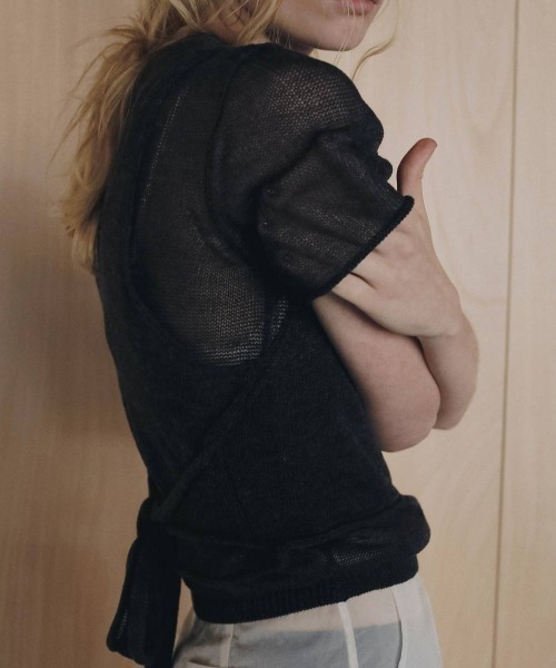anuke（アンヌーク）の「anuke Wrapcami Layered Knit（ニット/セーター・レディース・ベージュ/グレー・FREE）」の15枚目の写真