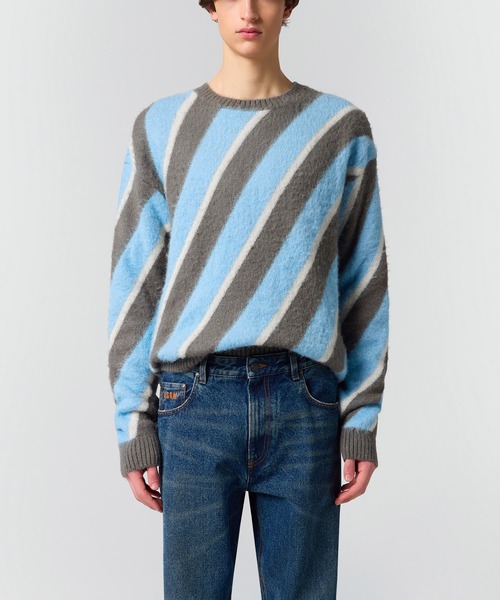 MSGM（エムエスジーエム）の「スラッシュストライプ ニットセーター（ニット/セーター・メンズ・グレー系・M/S）」の2枚目の写真