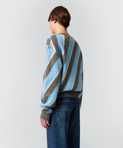 MSGM（エムエスジーエム）の「スラッシュストライプ ニットセーター（ニット/セーター・メンズ・グレー系・M/S）」の3枚目の写真