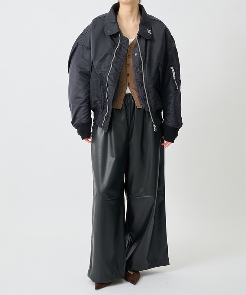 Maison MIHARA YASUHIRO（メゾンミハラヤスヒロ）の「【Maison MIHARA YASUHIRO/メゾンミハラヤスヒロ】Shifted Layer Flight Jacket/フライトジャケット（ミリタリージャケット・レディース・ブラック/カーキ・36）」の13枚目の写真