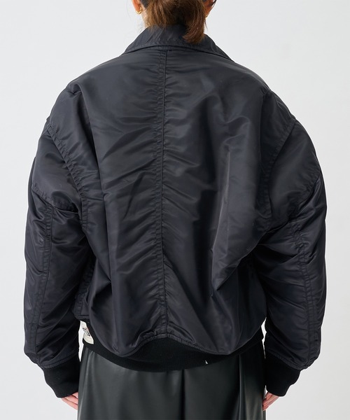 Maison MIHARA YASUHIRO（メゾンミハラヤスヒロ）の「【Maison MIHARA YASUHIRO/メゾンミハラヤスヒロ】Shifted Layer Flight Jacket/フライトジャケット（ミリタリージャケット・レディース・ブラック/カーキ・36）」の18枚目の写真