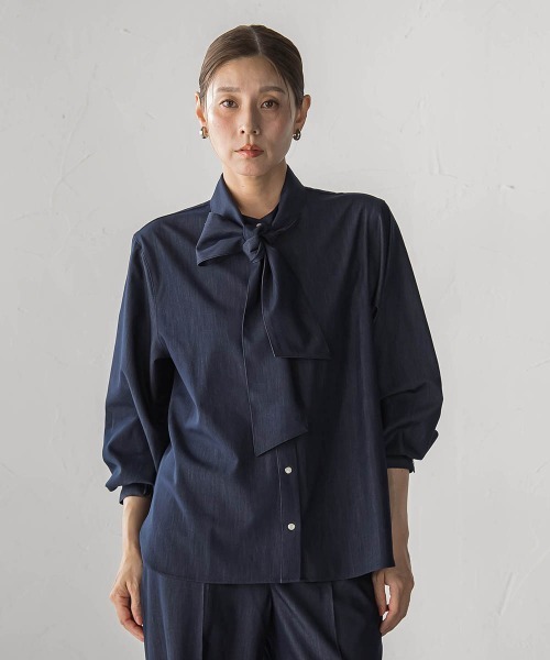 la.f…(ラエフ)の「ストレッチデニムボウタイブラウス(シャツ/ブラウス・レディース・ネイビー・9号)」の2枚目の写真
