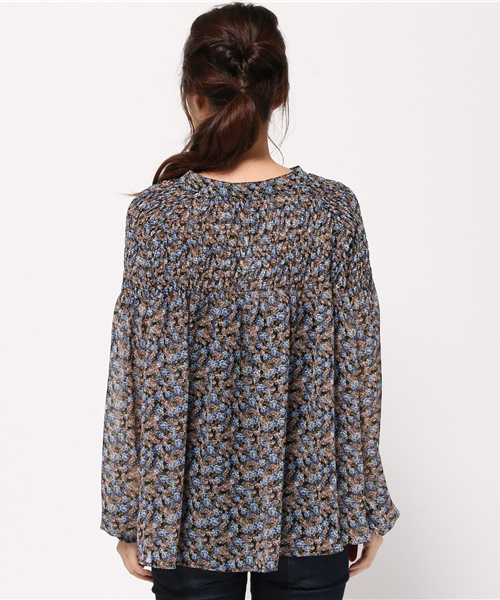 MOUSSY（マウジー）の「SMOCK BLOUSE（シャツ/ブラウス・レディース・グリーン系その他/ブラック系その他/レッド系その他・FREE）」の5枚目の写真