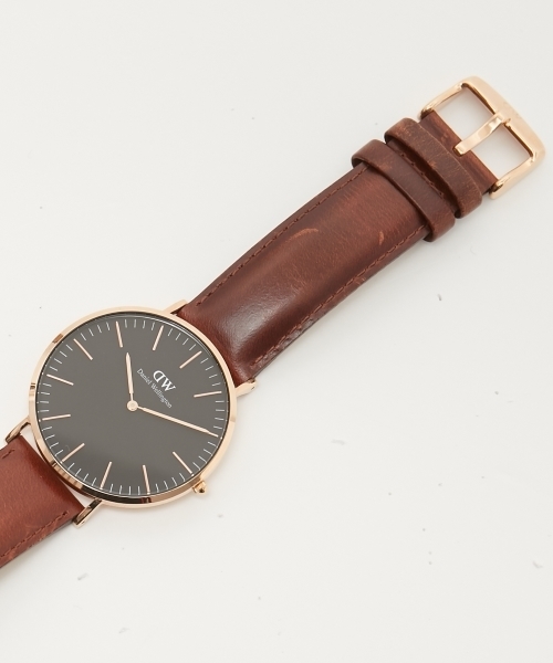 Daniel Wellington（ダニエルウェリントン）の「Daniel Wellington ダニエル・ウェリントン St Mawes BLACK MODEL 40MM アナログクォーツ レザーバンド / DW00100124（アナログ腕時計・メンズ・ブラウン・FREE）」の4枚目の写真